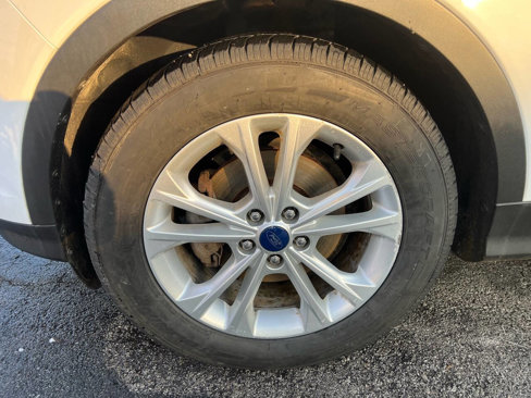 Used 2018 Ford Escape SE image 15