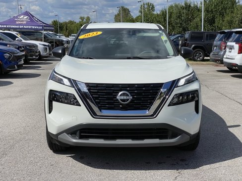 Used 2023 Nissan Rogue S image 2