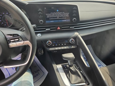 Used 2023 Hyundai Elantra SEL image 8