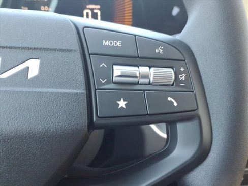 New 2025 Kia K4 LX image 22