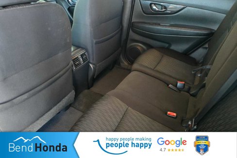 Used 2017 Nissan Rogue SV image 4