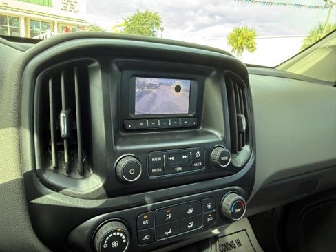 Used 2015 Chevrolet Colorado W/T image 14