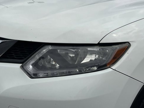 Used 2016 Nissan Rogue SV image 11