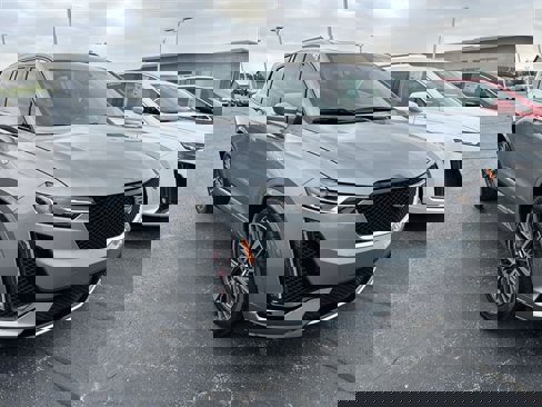 Used 2023 Cadillac XT6 Sport w/ Technology Package image 1