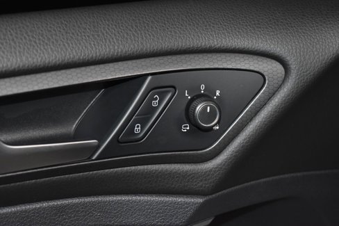 Used 2019 Volkswagen GTI SE image 5