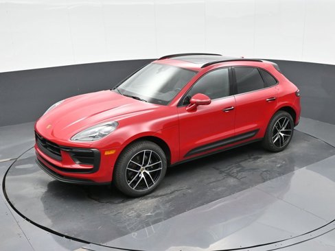 Used 2025 Porsche Macan image 26