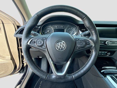 Used 2019 Buick Regal Essence w/ Driver Confidence Package I image 11