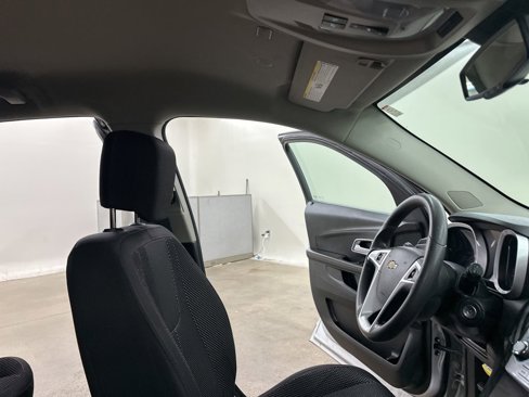Used 2017 Chevrolet Equinox LT image 18