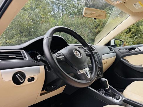 Used 2013 Volkswagen Jetta SEL image 13