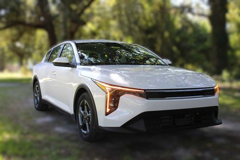 New 2025 Kia K4 LXS image 3