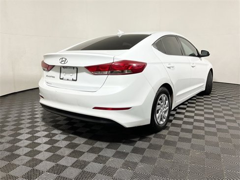 Used 2017 Hyundai Elantra SE image 13