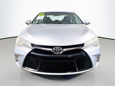 Used 2017 Toyota Camry SE image 11
