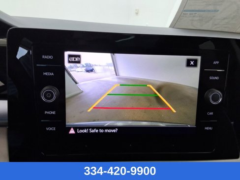 Used 2025 Volkswagen Taos SE w/ Panoramic Sunroof Package image 22