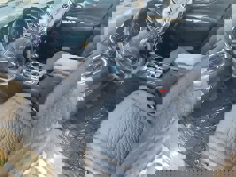 Used 2019 Chevrolet Equinox LT image 2