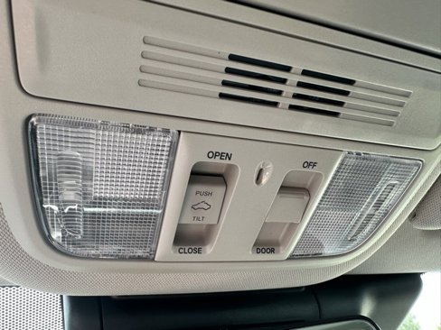 Used 2022 Honda Accord EX-L image 33