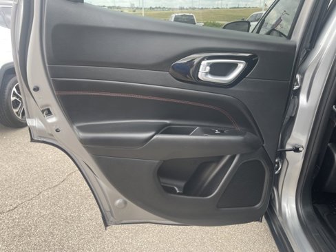 Used 2023 Jeep Compass Trailhawk image 17