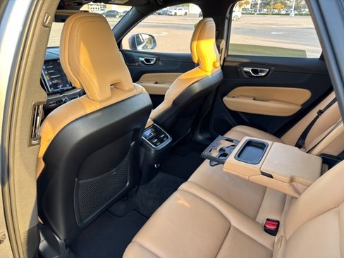 Used 2019 Volvo XC60 T5 Inscription image 18