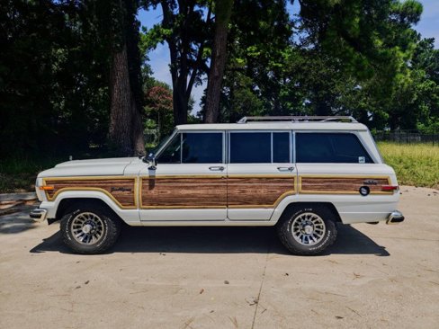 Used 1989 Jeep Grand Wagoneer image 1