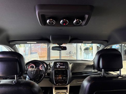 Used 2017 Dodge Grand Caravan SXT image 31