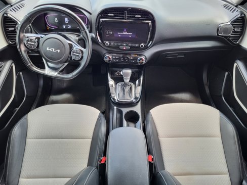 Used 2023 Kia Soul GT-Line image 13