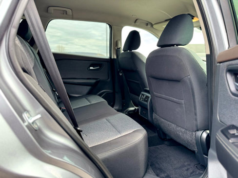 Used 2022 Nissan Rogue SV image 16