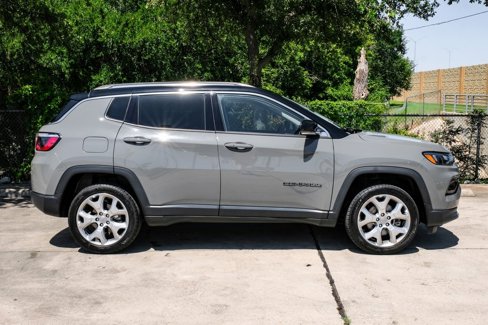 Used 2022 Jeep Compass Limited image 14