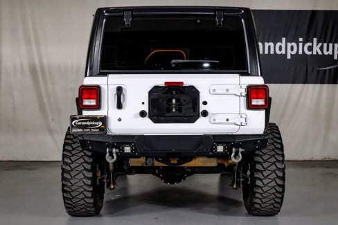Used 2018 Jeep Wrangler Unlimited Sahara image 10