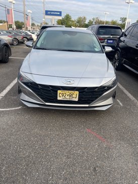 Used 2023 Hyundai Elantra SEL image 3