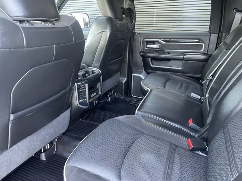 Used 2020 RAM 3500 Laramie image 31