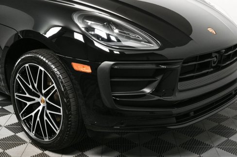 Used 2025 Porsche Macan image 38