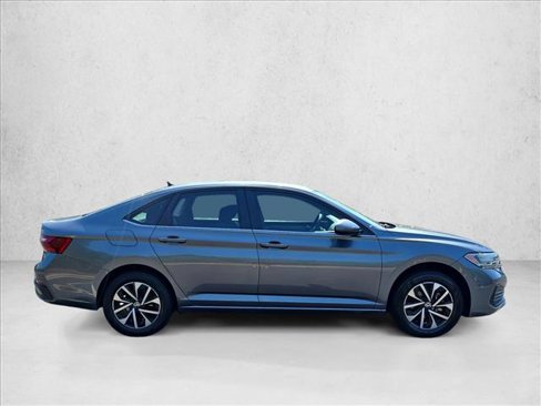 Used 2022 Volkswagen Jetta S image 4