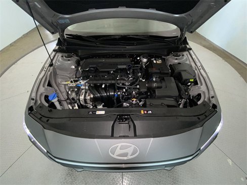 Used 2025 Hyundai Elantra SE image 24