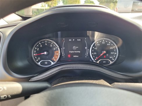 Certified 2023 Jeep Renegade Latitude image 23