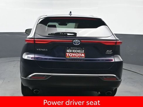 Certified 2022 Toyota Venza XLE image 5