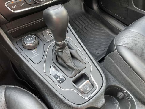Used 2022 Jeep Cherokee Latitude Lux w/ Sun & Sound Group image 32