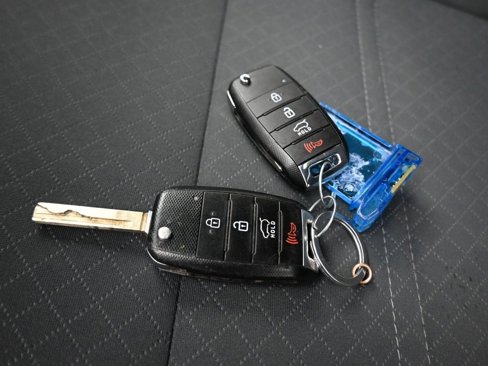 Used 2020 Kia Sorento LX image 60