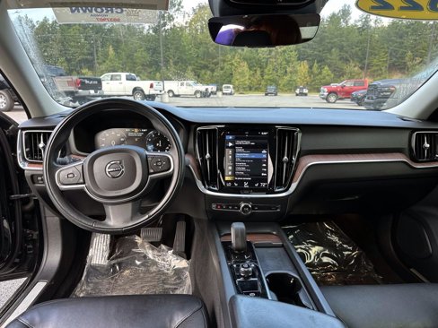 Used 2022 Volvo S60 B5 Momentum image 17