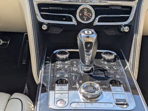 Certified 2021 Bentley Flying Spur W12 image 19