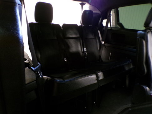 Used 2015 Chrysler Town & Country S image 14