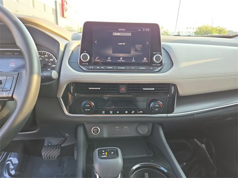Used 2023 Nissan Rogue SV image 20