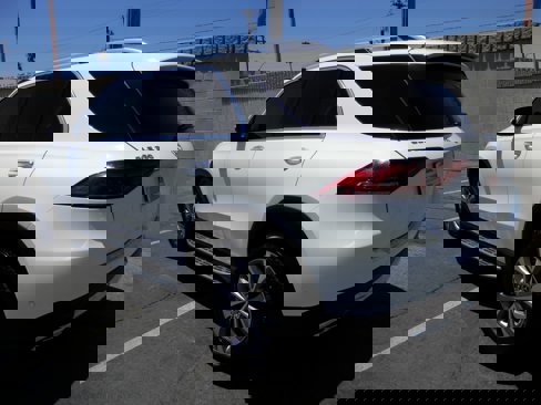 Used 2020 Mercedes-Benz GLE 350 w/ Premium Package image 6