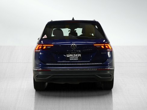 Used 2022 Volkswagen Tiguan SE image 4