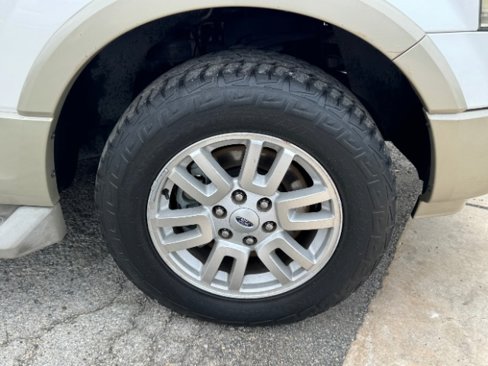 Used 2010 Ford Expedition EL Eddie Bauer image 25