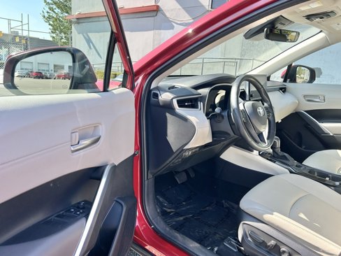 Certified 2023 Toyota Corolla Cross XLE image 9