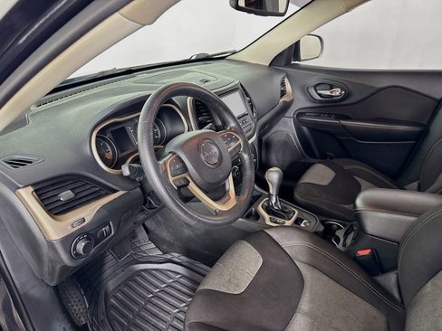 Used 2015 Jeep Cherokee Sport image 13