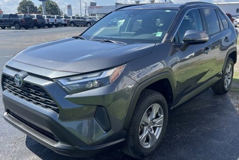 Used 2022 Toyota RAV4 XLE image 4