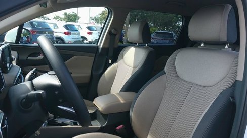 Used 2019 Hyundai Santa Fe SE image 5