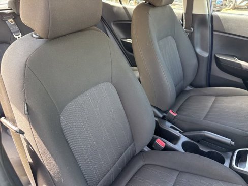 Certified 2022 Hyundai Venue SE w/ Cargo Package image 25