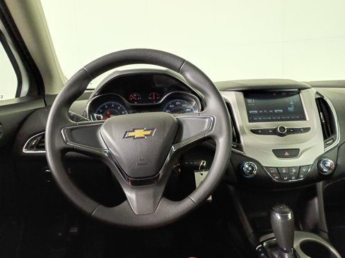 Used 2017 Chevrolet Cruze LS image 18