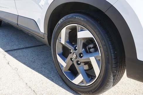 Used 2023 Hyundai Venue SEL image 8